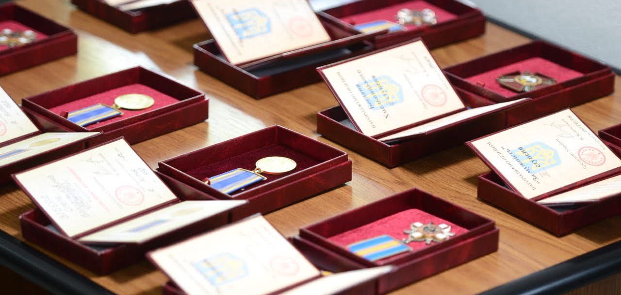 Державні нагороди вручили родичам полеглих воїнів з Рівненщини 0000