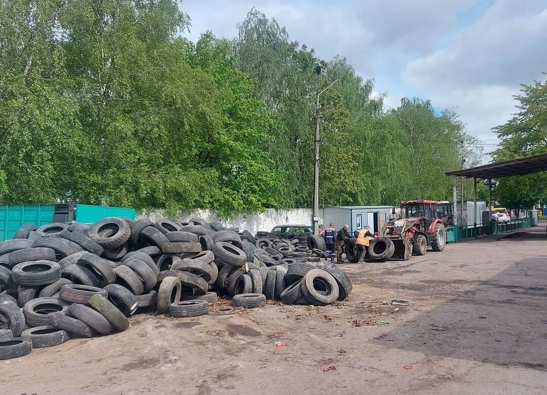 Не знаєте куди подіти старі шини?