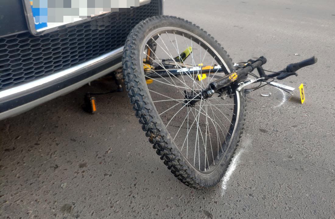 На Рівненщині 9-річний хлопчик потрапив під колеса авто 2