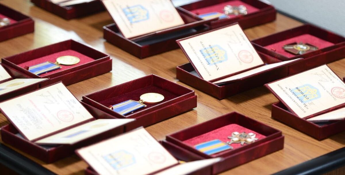 Державні нагороди вручили родичам полеглих воїнів з Рівненщини