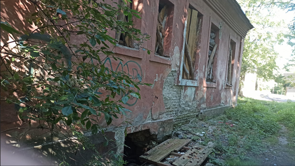 1 З молотка у Рівному продають будівлю поблизу Лебединки