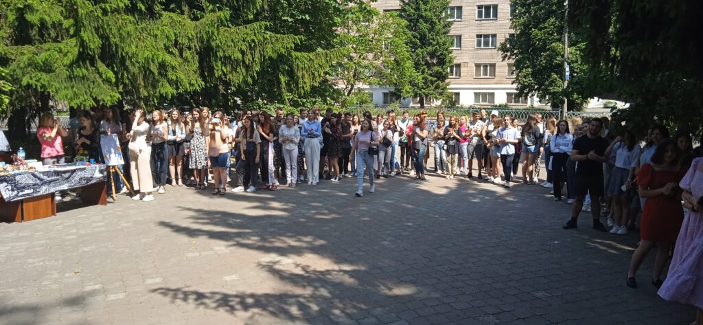 Рівненський Фаховий медколедж влаштував студентам креативне свято (ФОТО, ВІДЕО)