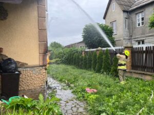 1 У Рівному горів будинок на Погоринській