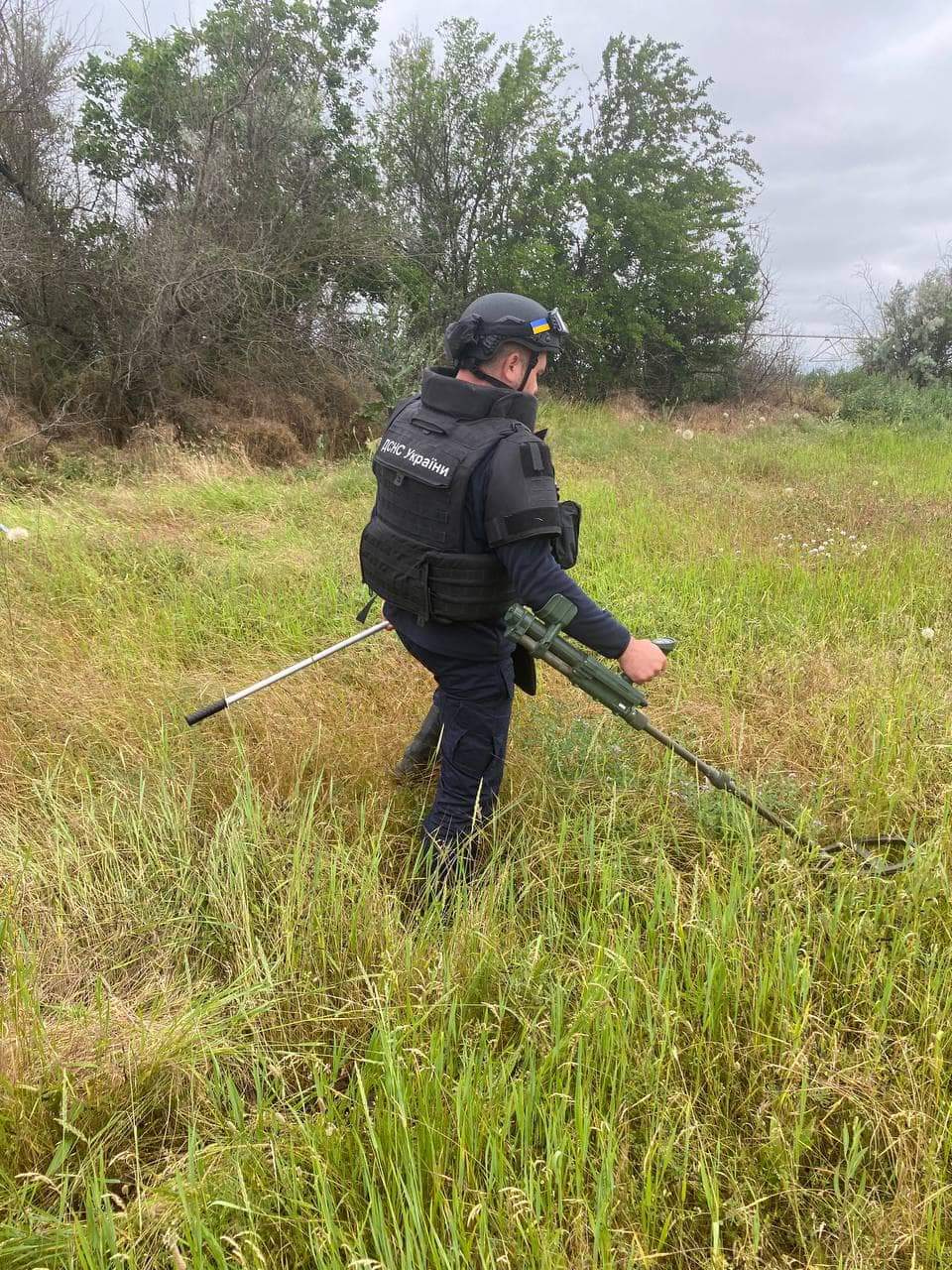 Рівненські сапери продовжують розмінування на півдні України 0000