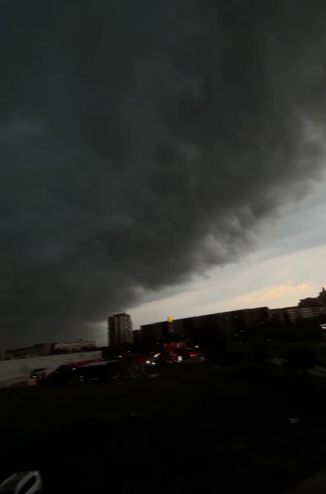 На Львівщині вирує негода: апокаліптичні кадри (ВІДЕО, ДОПОВНЕНО) 0000