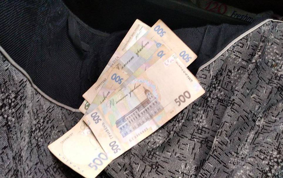 На Рівненщині нетверезий водій пропонував поліцейським хабар 2500 грн