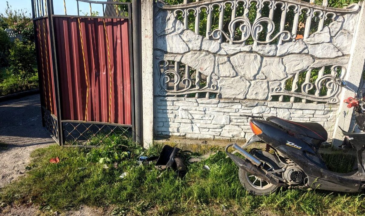 На Рівненщині в ДТП травмувалися неповнолітній скутерист і його пасажирка