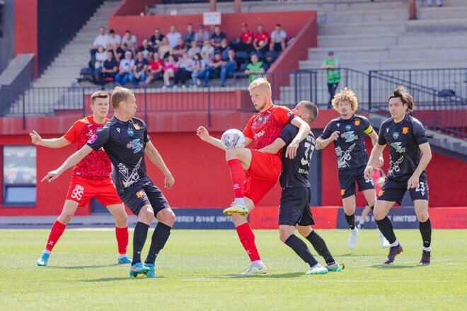 Рівненський Верес оштрафували на 200 тисяч гривень за проведення матчів із глядачами 0000