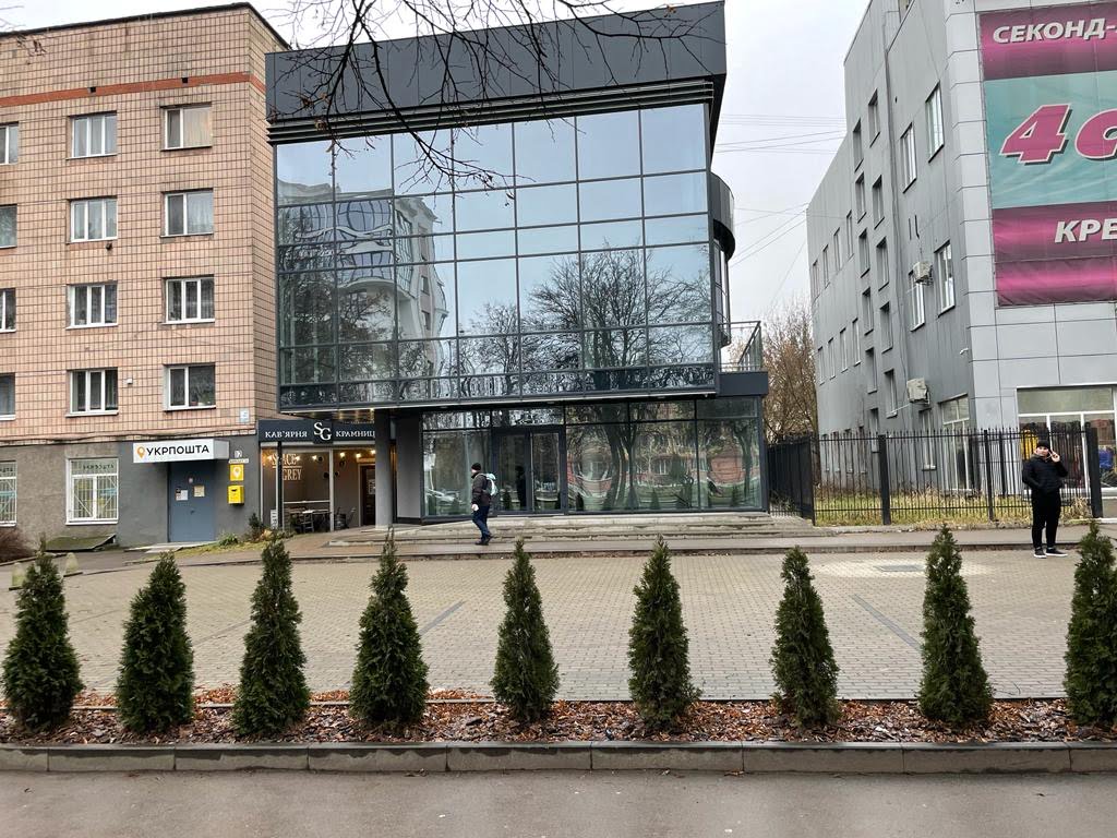 Рівнерада продає землю під парковки на Київській (+ФОТО)