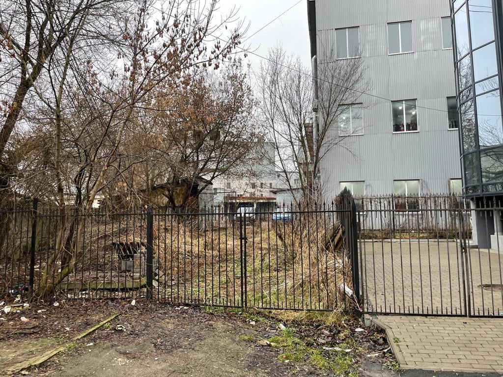 1 Рівнерада продає землю під парковки на Київській (+ФОТО)