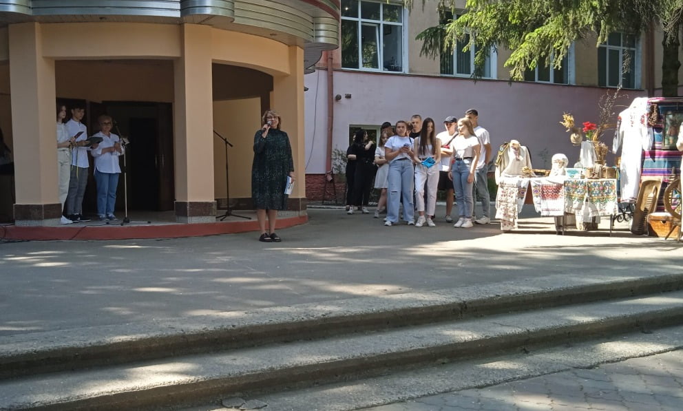 Рівненський Фаховий медколедж влаштував студентам креативне свято (ФОТО, ВІДЕО)