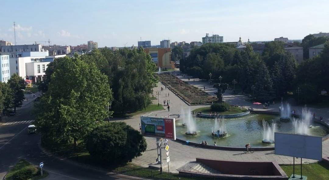 У Рівному запрацювали фонтани