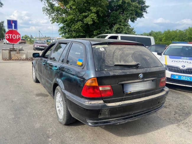 На Рівненщині затримали водія: його пасажир перевозив мак і пропонував хабар поліцейським 0000