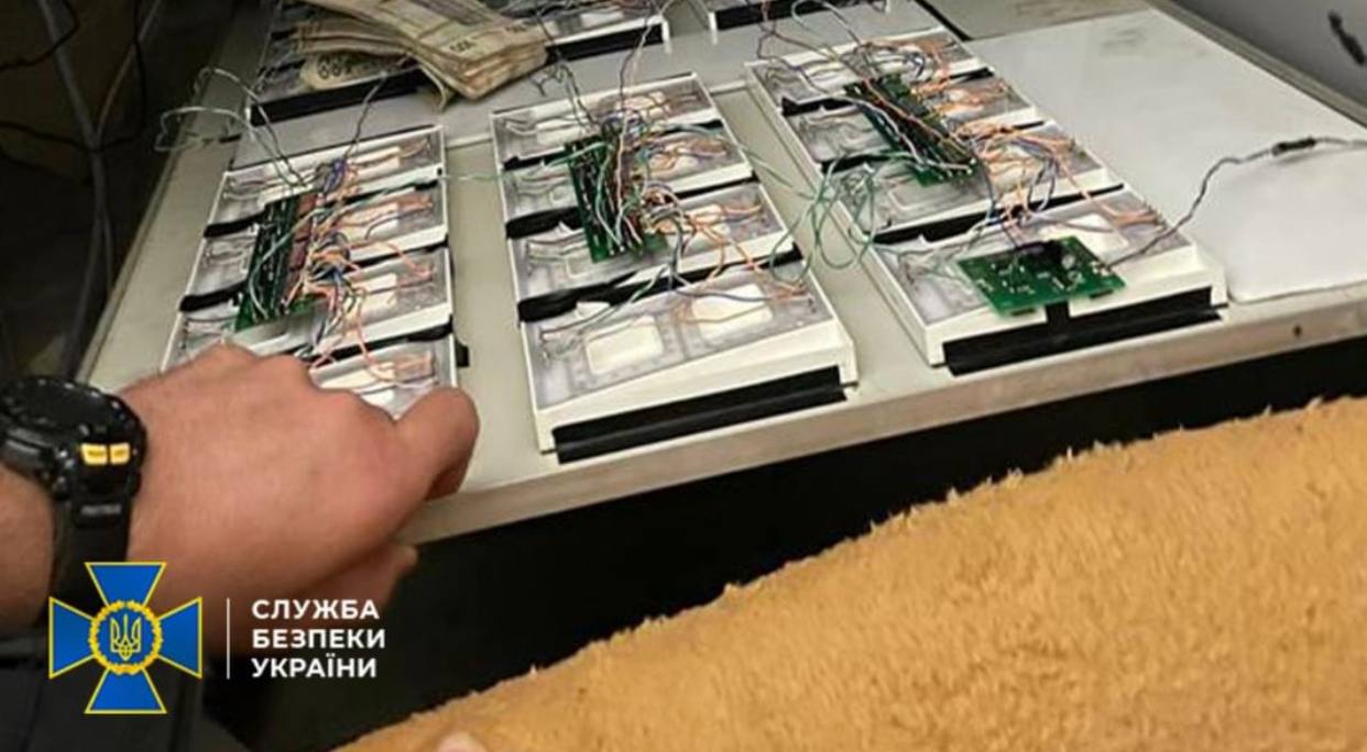 У Рівному СБУ затримала працівників обмінника 0000