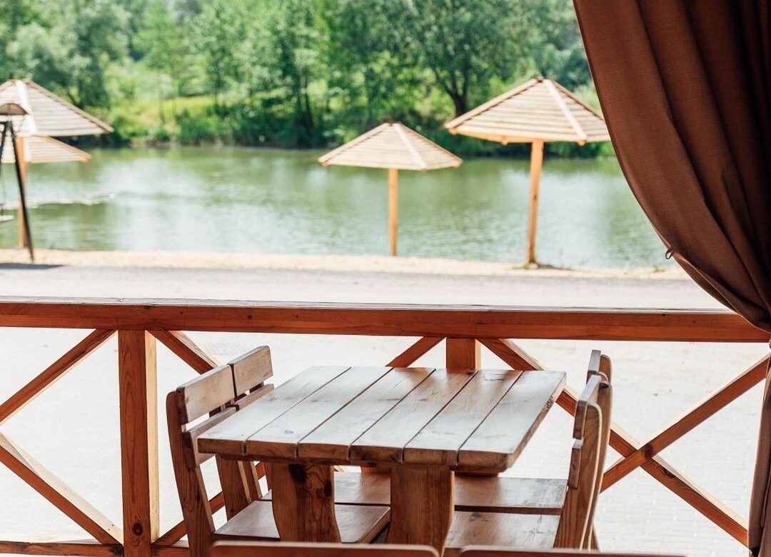 10 місць навколо Рівного, щоб відпочити біля води (ОПИС, ЦІНИ)