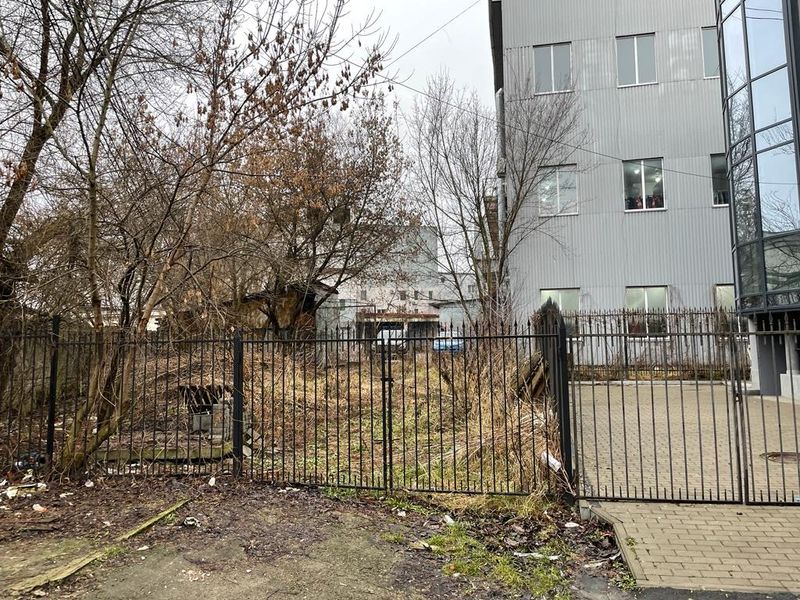 Ексголова Рівненської ОДА придбав у міста ділянку під паркінг