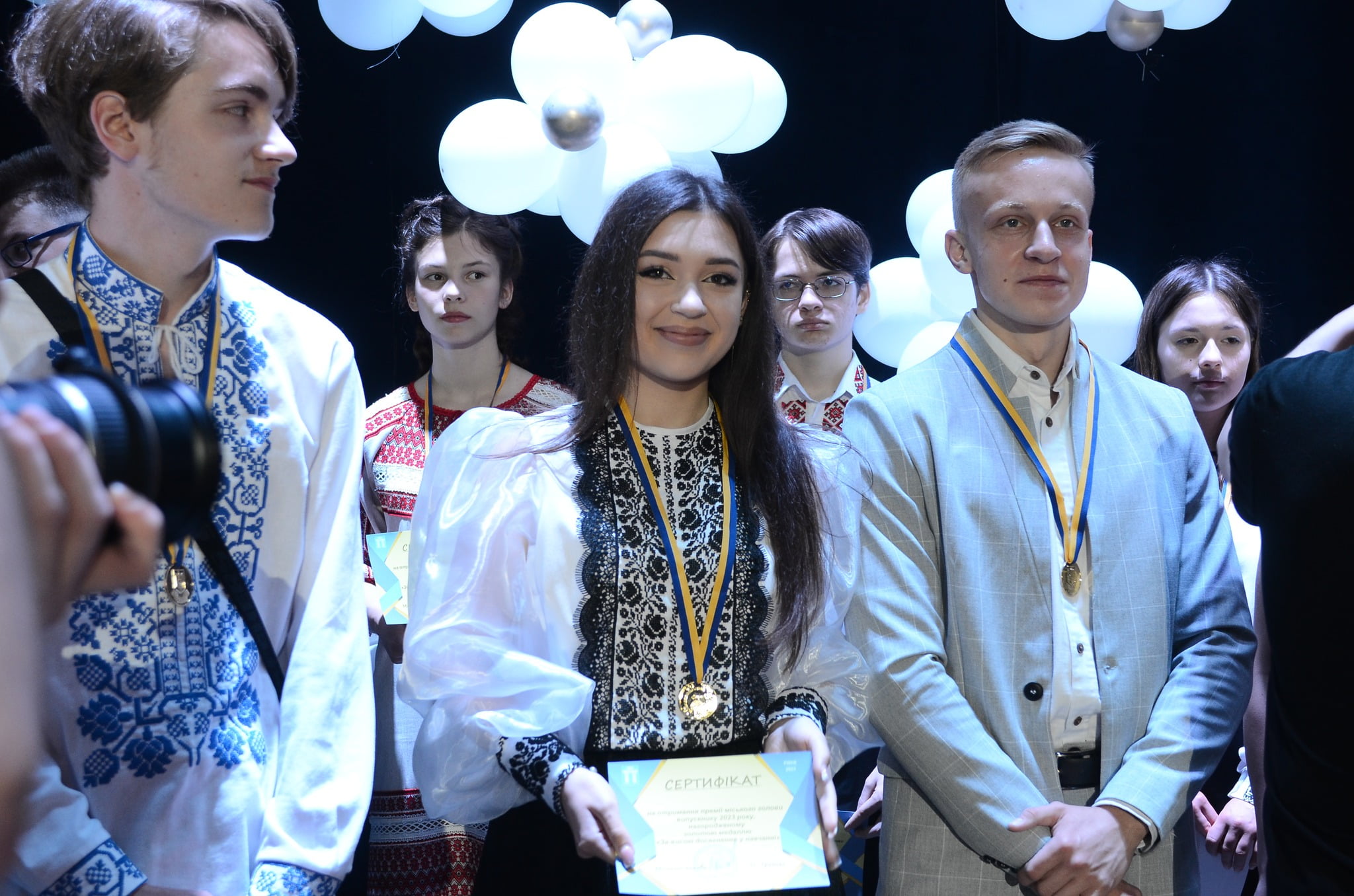 Рівненські випускники досі не отримали премій обіцяних Третяком 0000