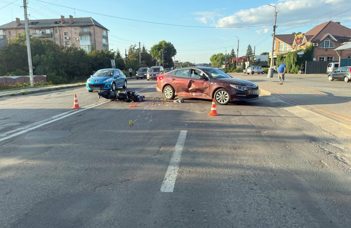 Двоє людей – у лікарні внаслідок ДТП на Рівненщині