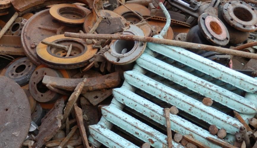 Суд покарав злодія, що вивіз на підводі чверть тонни металу на Рівненщині