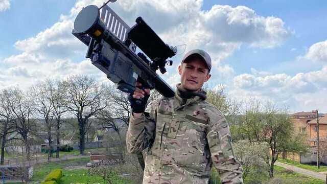 Залужний нагородив 22-річного військового з Рівненщини 0000