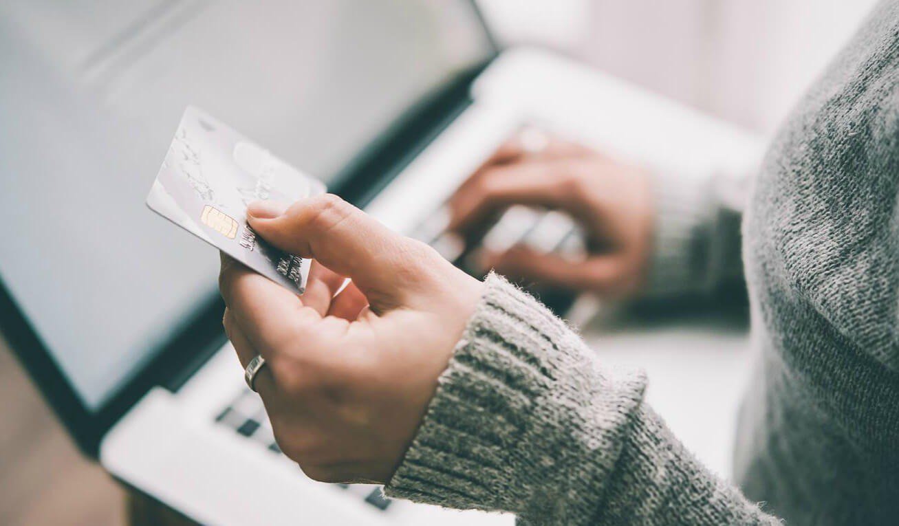 У Рівному судитимуть жінку, яка видала фейкових кредитів на чверть мільйона 0000