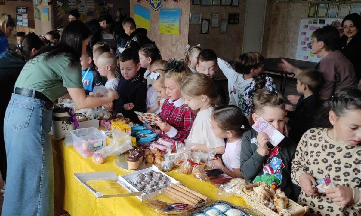 Рівненські школярі зібрали майже 100 тисяч гривень для ЗСУ