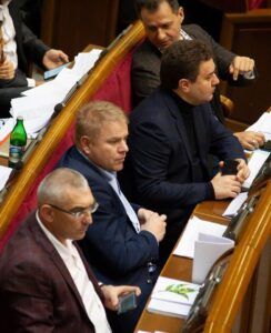 1 Нардеп від Рівненщини, якого підозрюють у несплаті 100 мільйонів гривень податків, хоче окремий вихідний для подяки Богові