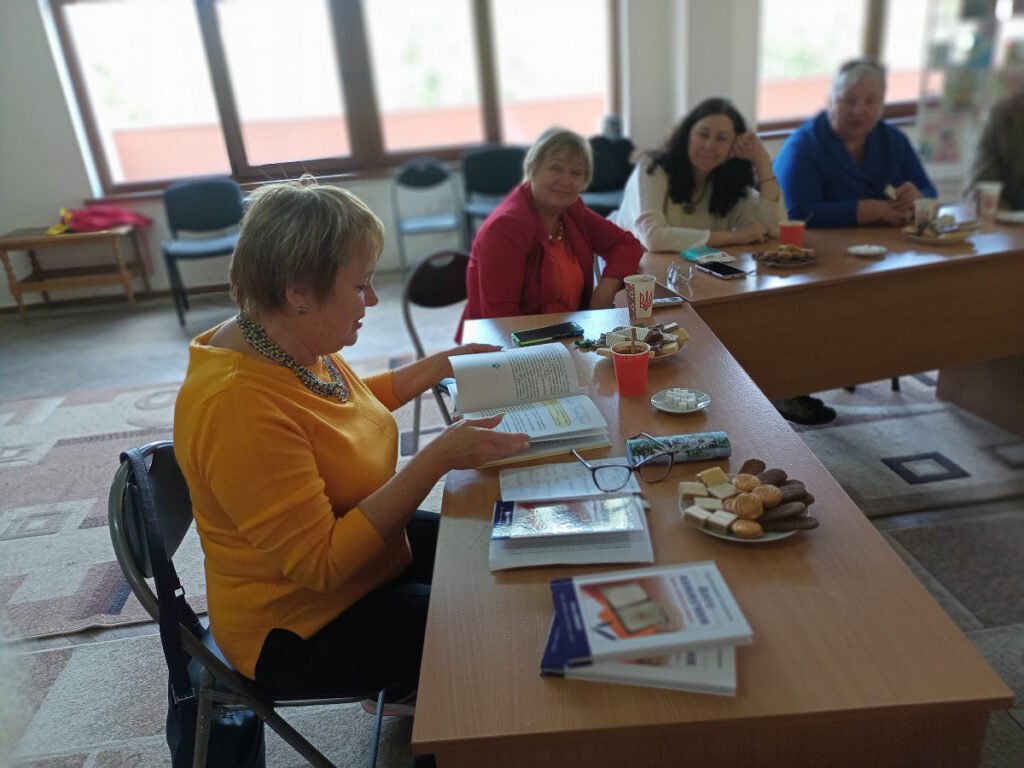 Зустрілися, покавували і книги почитали: У Рівному відбувся захід "Кава з письменником"