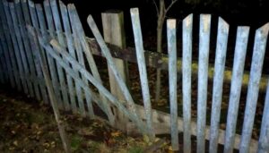 1 На Рівненщині мотоцикліст без шолома влетів у стовп (ФОТО)