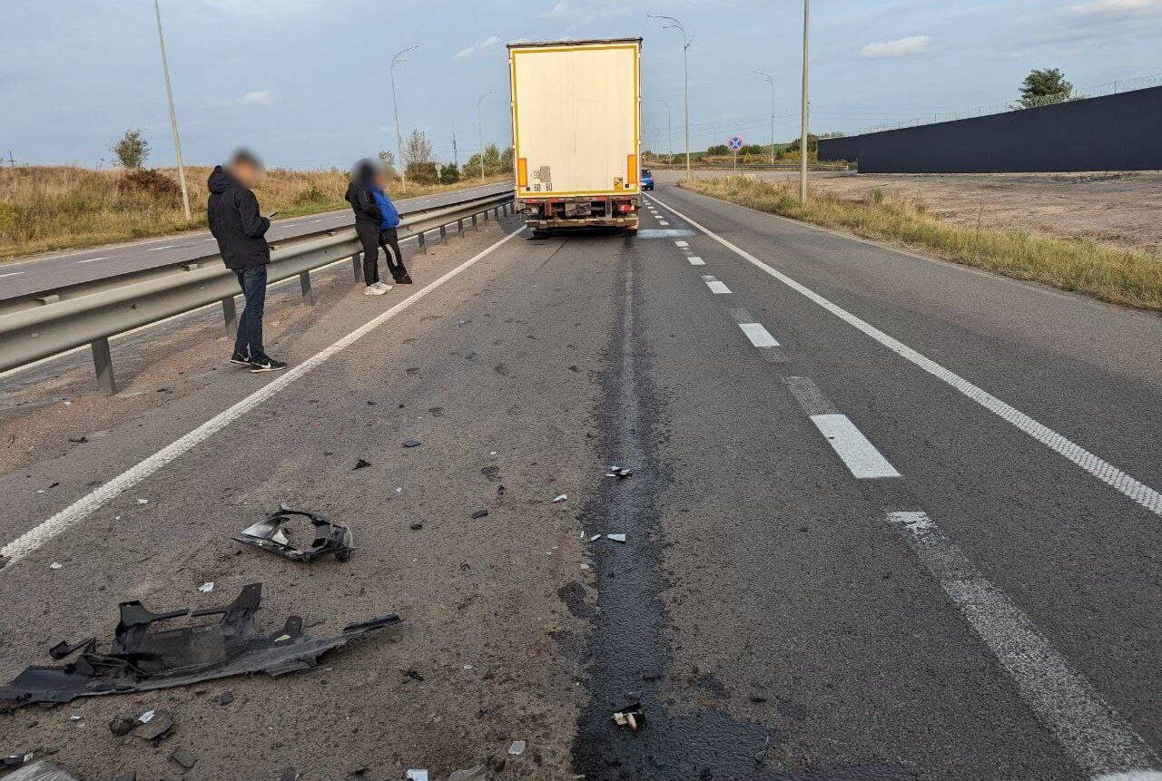На Рівненщині унаслідок ДТП травмувалися троє осіб, з них 11-річна дитина