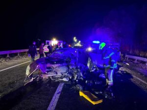 1 На Рівненщині у ДТП потрапили поліцейські та причіп із коровою, є постраждалі (ФОТО, ВІДЕО)