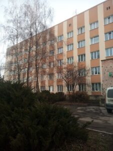 1 З вікна Рівненської міської лікарні вистрибнув пацієнт