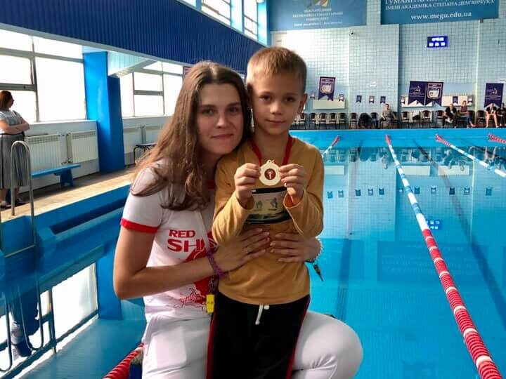 У день синочків Рівненські депутати поділилися досягненнями свої діток
