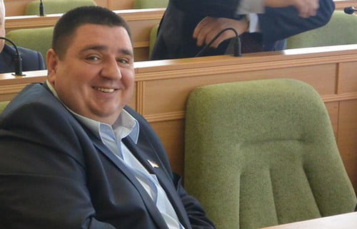1 Мільйони, золото, нерухомість і зброя: Генпрокуратура затримала депутата Рівненської облради за незаконне збагачення на лісах