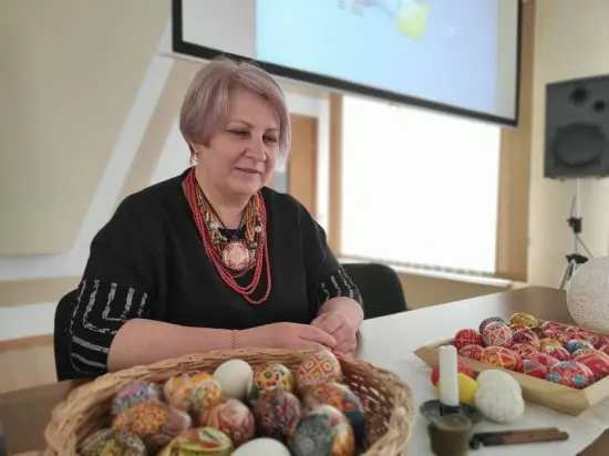 1 Дві рівнянки претендують на премію імені Катерини Білокур