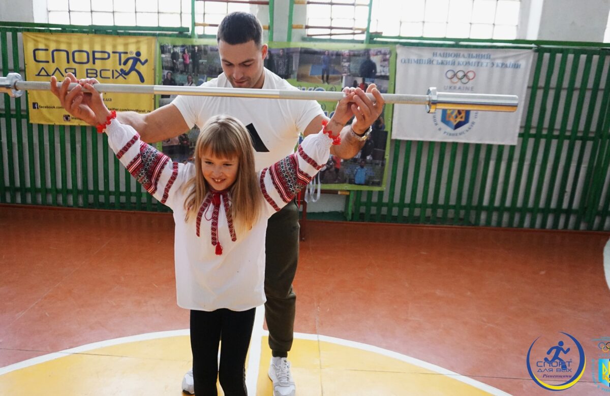 Чемпіон України з важкої атлетики завітав до школярів з Рівненщини