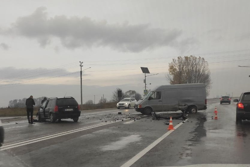 1 Поблизу Рівного сталася ДТП (ФОТО)