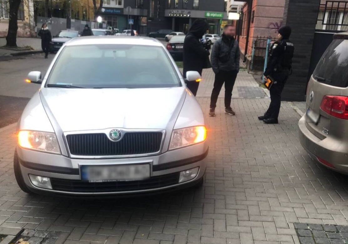Рівнянин поскаржився поліції на водійку і сам “заробив” протокол