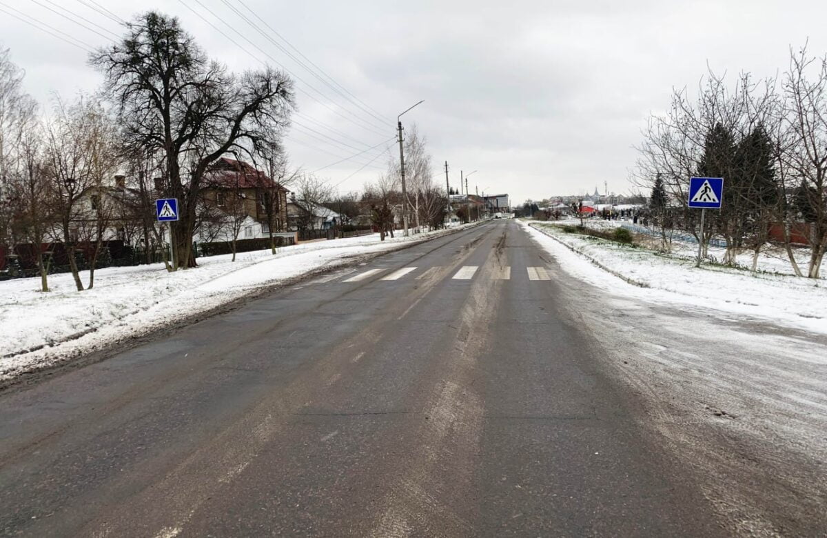На Рівненщині збили дівчину на пішоходному переході