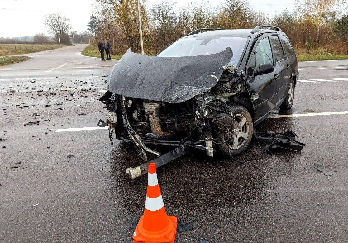 Унаслідок ДТП у Рівненському районі травмувалася вагітна жінка