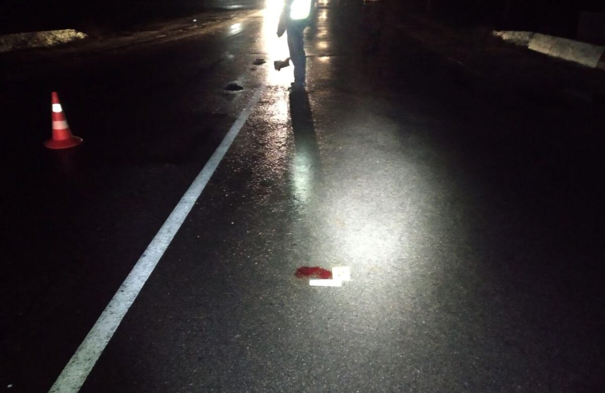 На Рівненщині під колеса авто потрапив чоловік