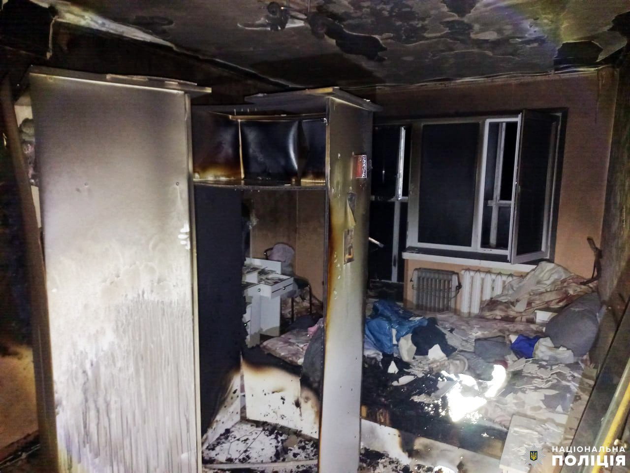 У Рівному чоловік підпалив одяг у шафі та спричинив пожежу у квартирі 0000