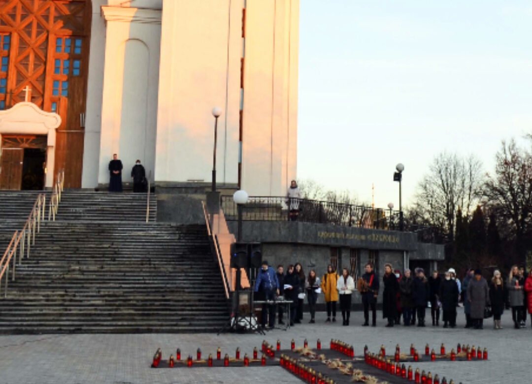 Рівнян закликають запалити Свічку пам’яті
