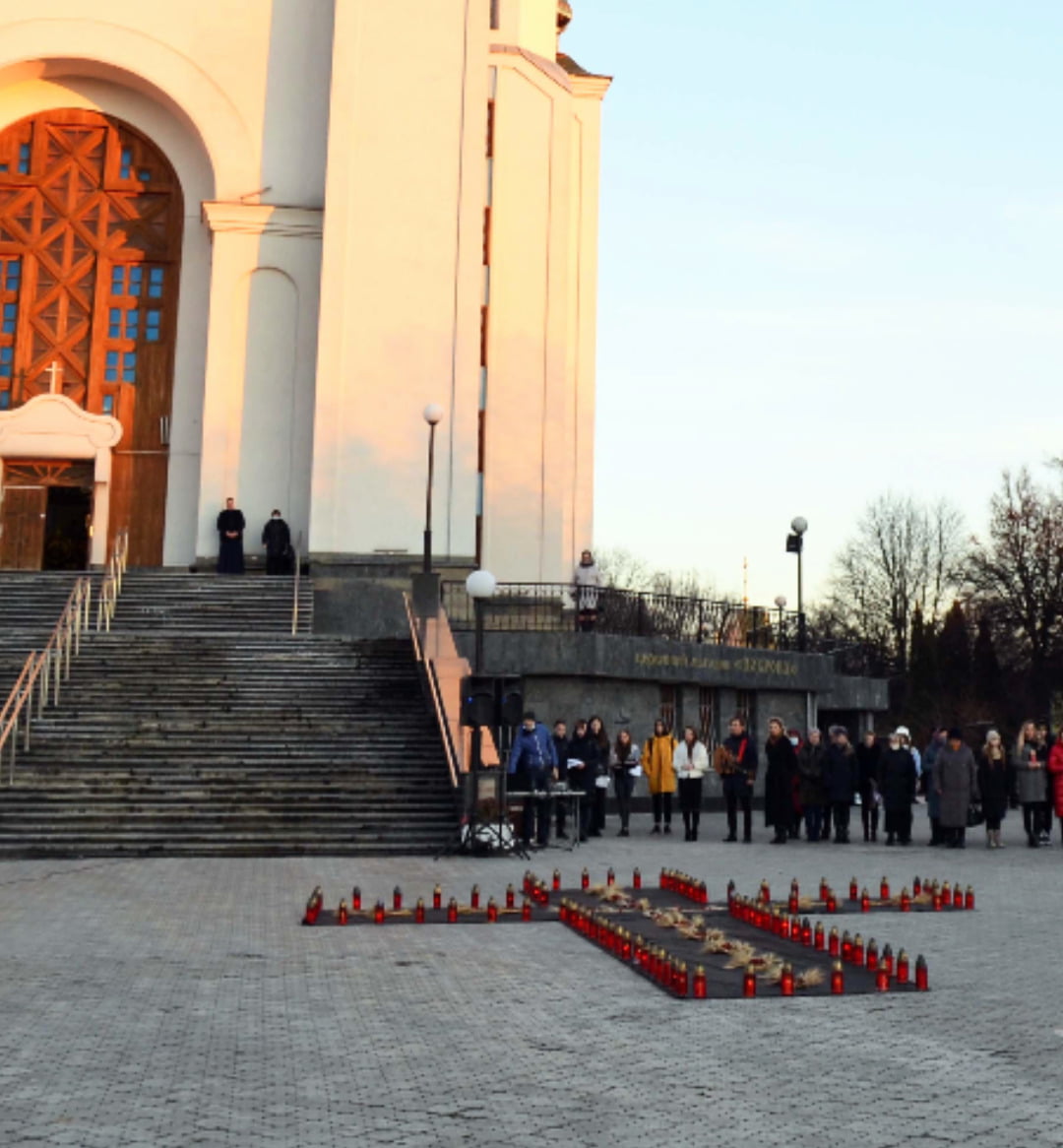 Рівнян закликають запалити Свічку пам’яті 0000