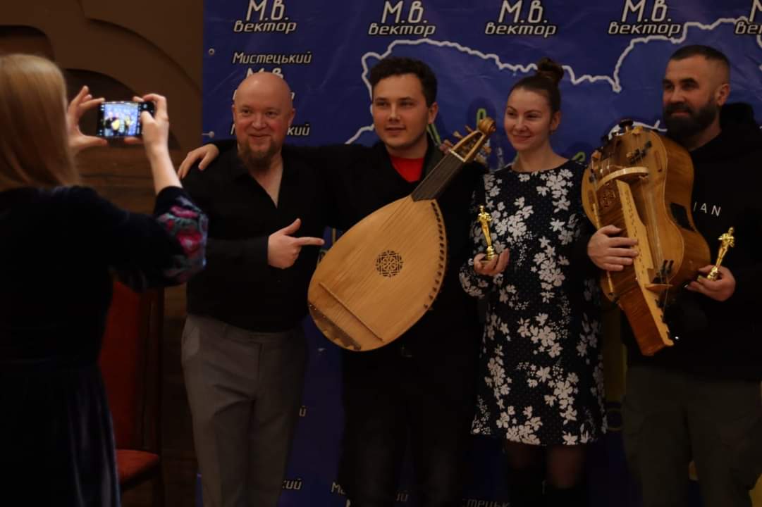 1 Лідер легендарного гурту “Тінь сонця” отримав у Рівному мистецьку премію