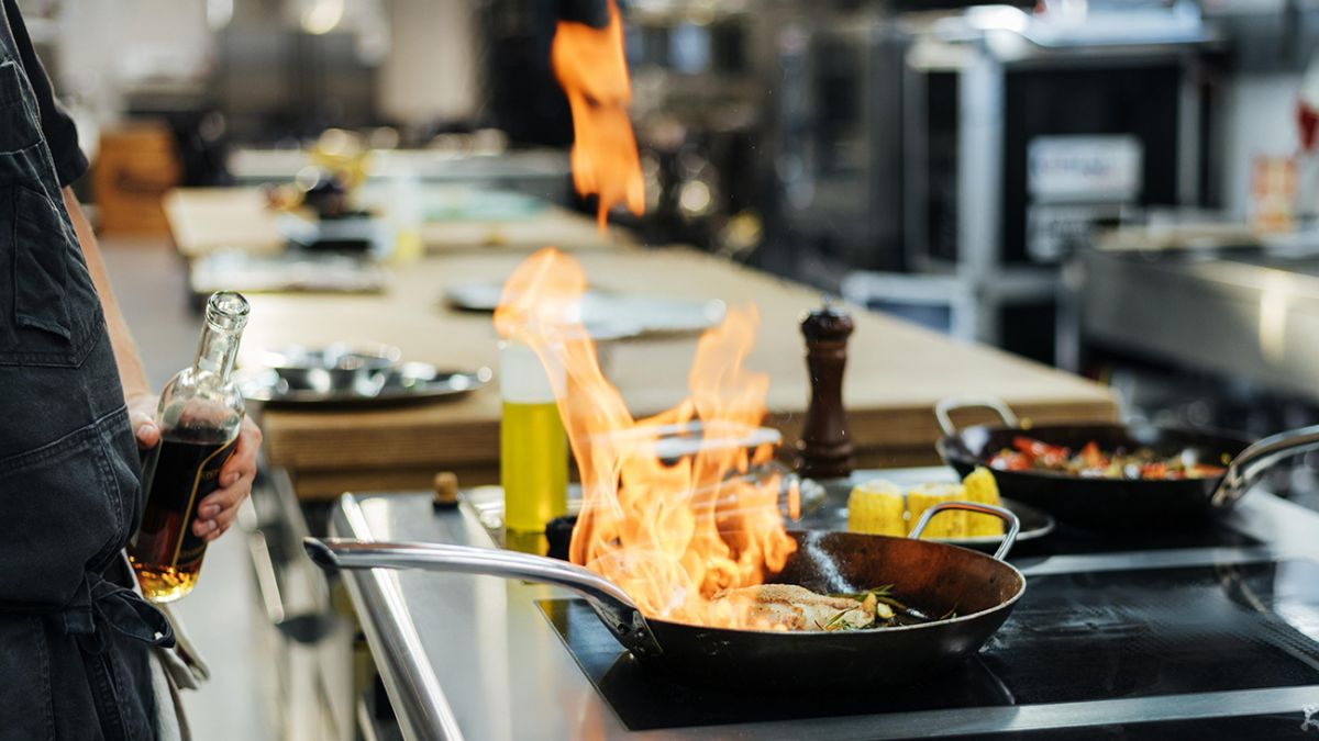 1 Які страви готувати рівнянам на новорічний стіл 2024, щоб піддобрити Дракона