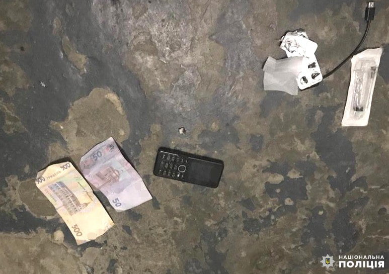 1 По 2 тисячі гривень за дозу: рівнянина затримали за збут амфетаміну