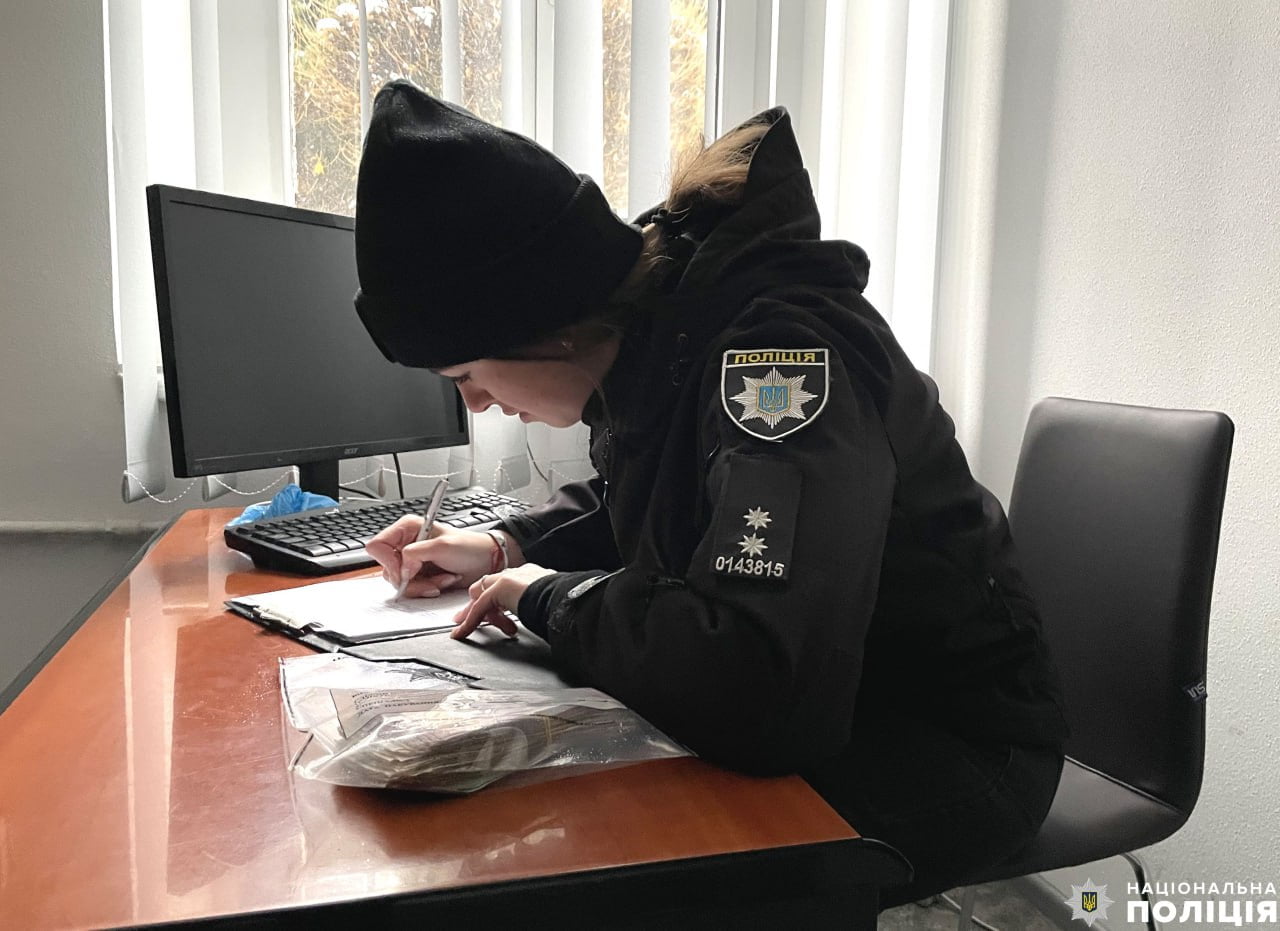 1 Неповнолітній видурив у рівнянки майже 100 тисяч гривень “на лікування дочки”
