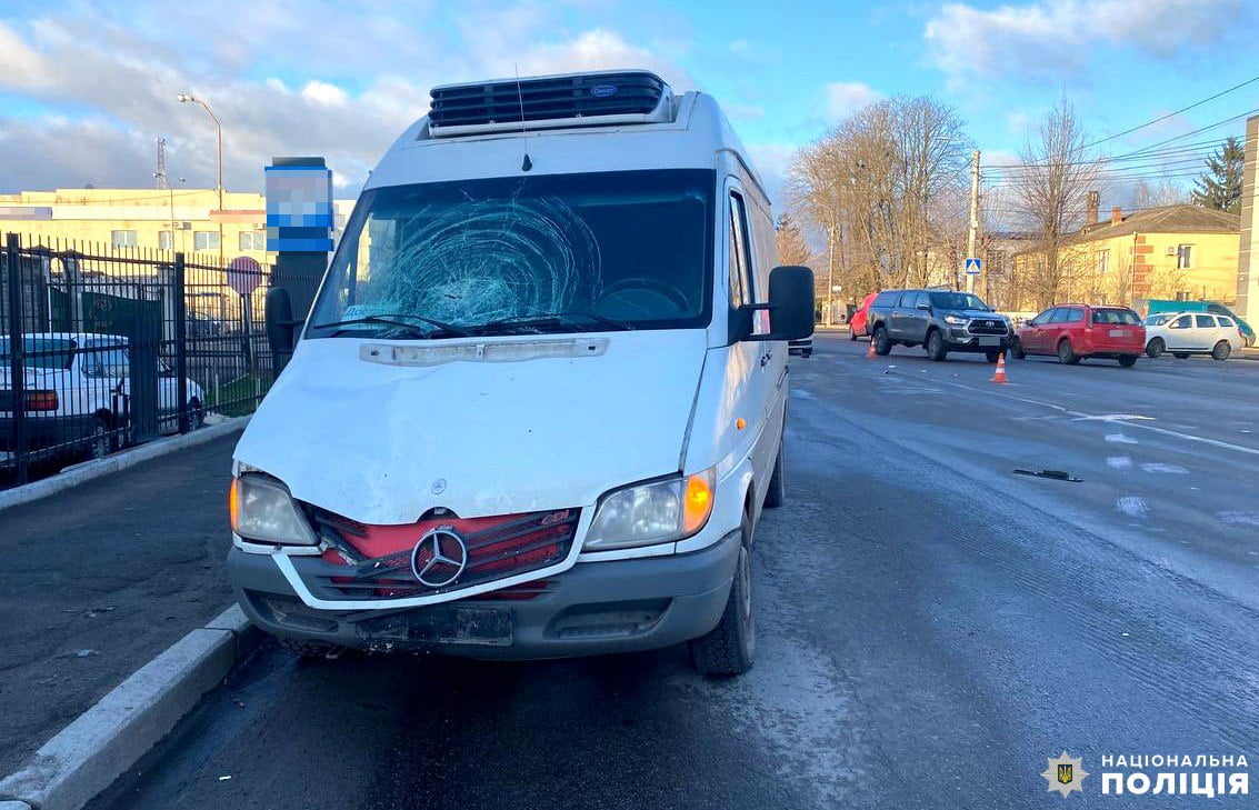1 Помер пішохід, якого вранці збили на переході в Рівному (ФОТО)
