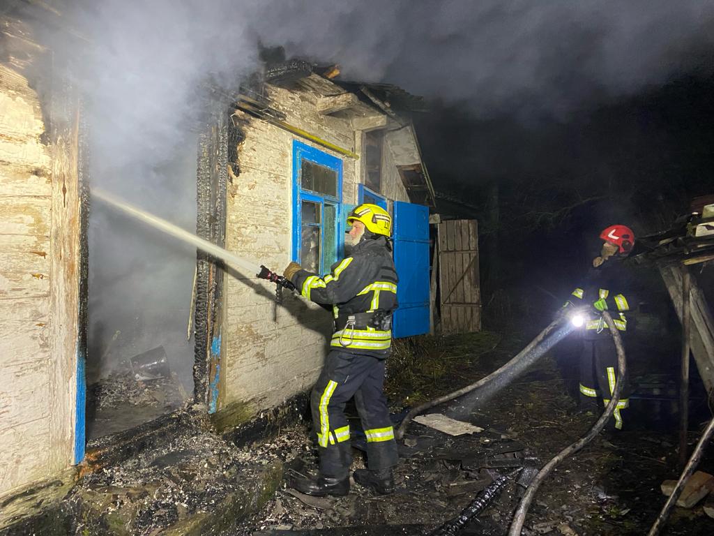 1 Вночі на Рівненщині працювали рятувальники
